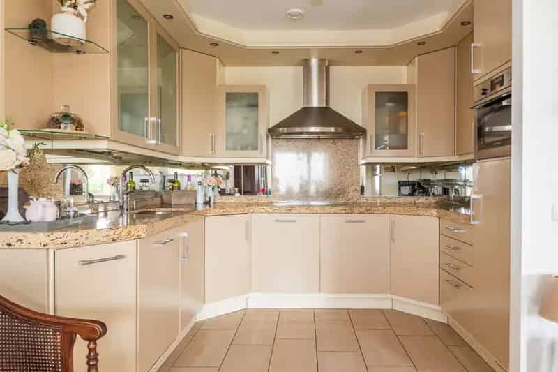 Luxe Appartement Rhenen 97m2 Twee Prive Garageboxen