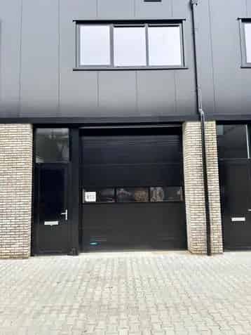 Te Huur Luxe Garagebox Bedrijfsruimte 150m2 Nieuw