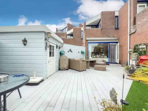 Splitlevelwoning 5 Niveaus Diepe Tuin 3 Slaapkamers Prive Parkeerplaats
