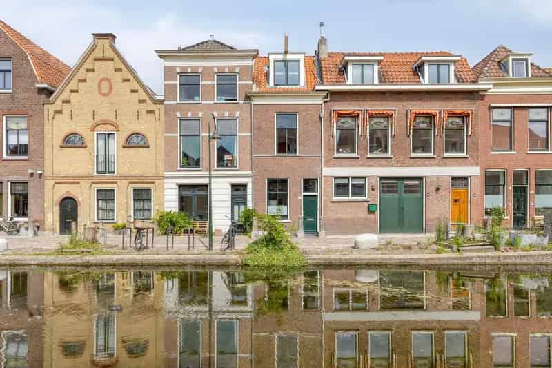 Grachtenpand Delft Centrum - Authentiek & Modern