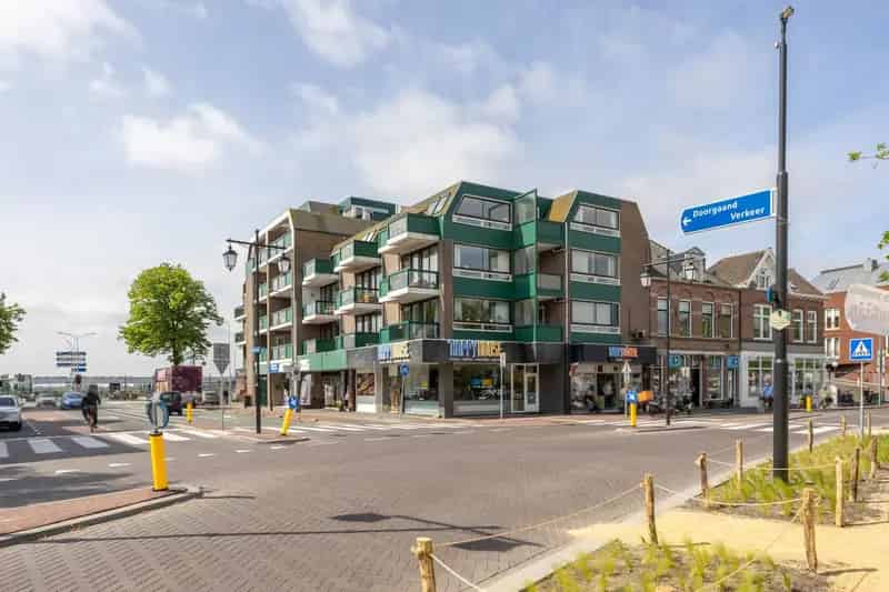 Appartement te koop Wormerveer: Ruim 3-kamer appartement met balkon en parkeerplaats