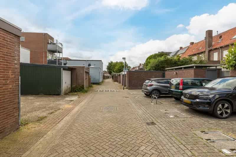 Beleggingspand Venlo: Winkel en 2 Appartementen