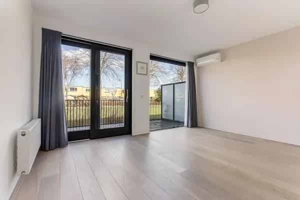 Moderne Tussenwoning Hanzepark 4 Slaapkamers Terras Aan Het Water