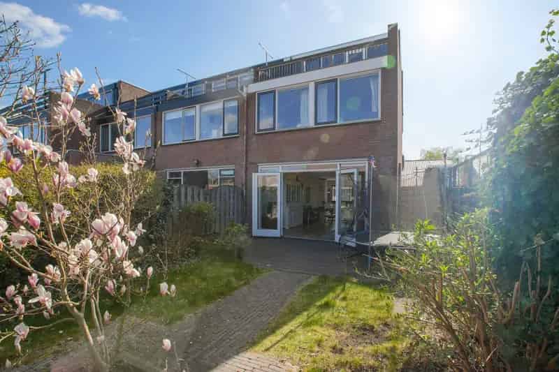 Huis te koop Landsmeer 4 slaapkamers tuin garage dakterras