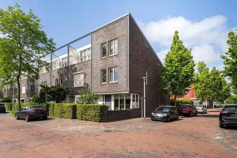Ruime Eindwoning 4 Slaapkamers Stadshagen Zwolle