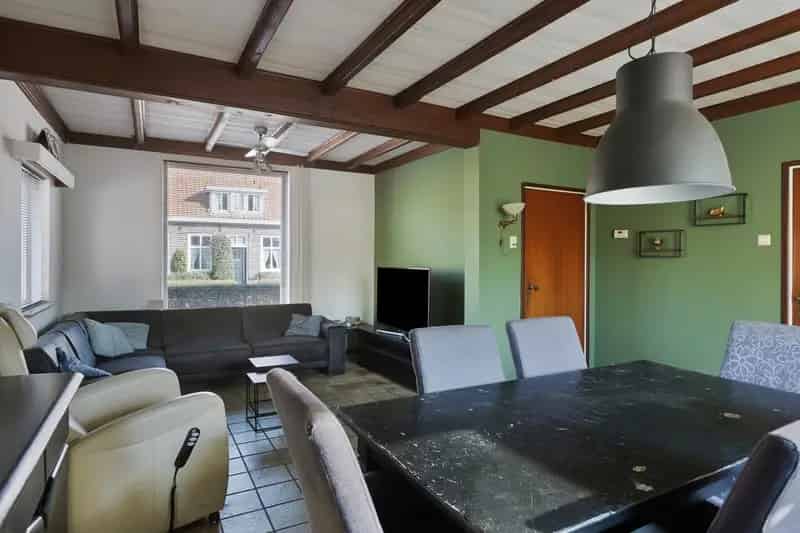 Huis te koop Vlijmen 5 slaapkamers grote tuin