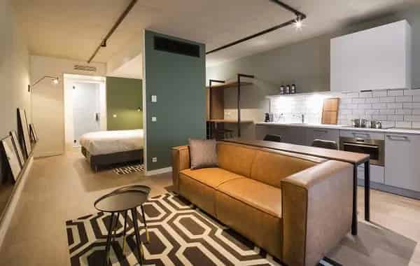 Appartement Schipholweg Badhoevedorp: Luxe Studio met Wellness