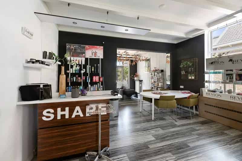 Beleggingspand Deventer: Winkelruimte en Appartementen