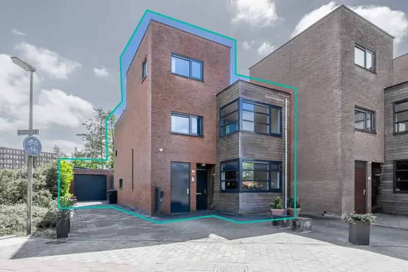 Geschakeld Herenhuis Weidevenne 5 Slaapkamers Aan Het Water
