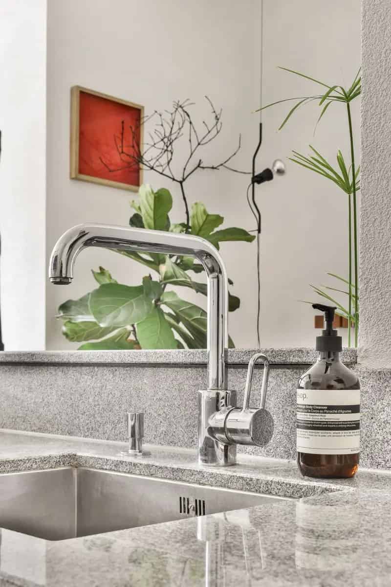Amsterdamse Tweekamerwoning 68m² - Eigen Grond - 35m Plafonds