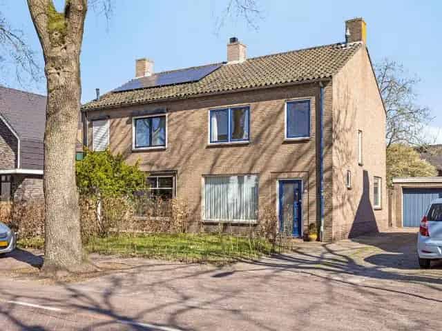 2-onder-1-kap woning Cromvoirt renovatie potentieel
