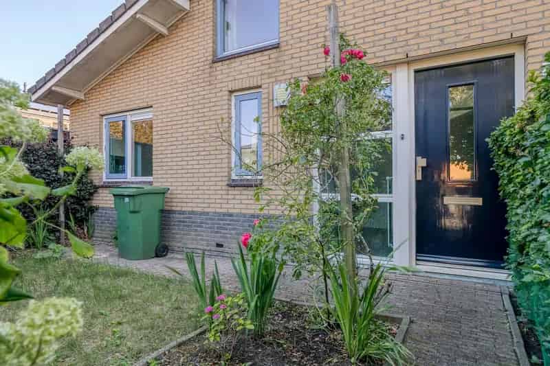 Huis te koop Almere Seizoenenbuurt 2 slaapkamers 139m2