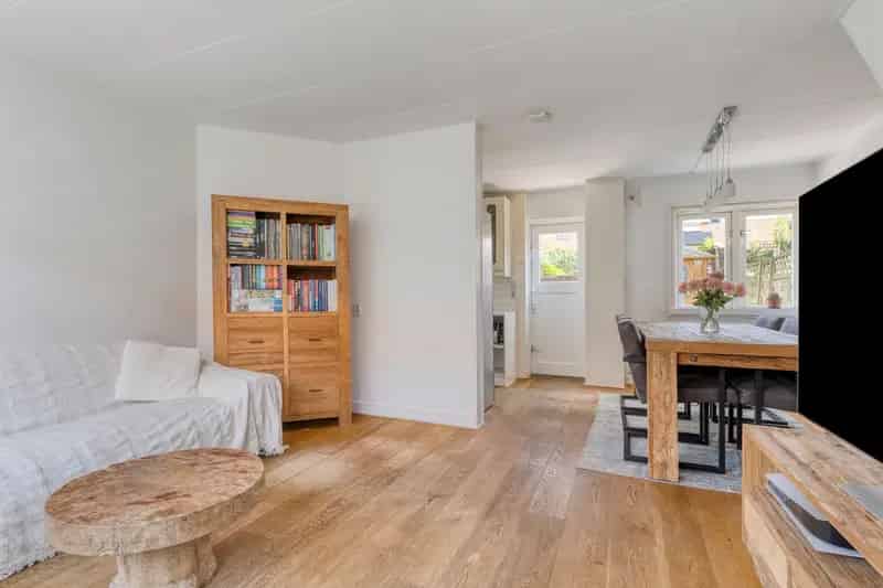 Amsterdam Noord: Gezellige Tussenwoning Tuindorp Oostzaan