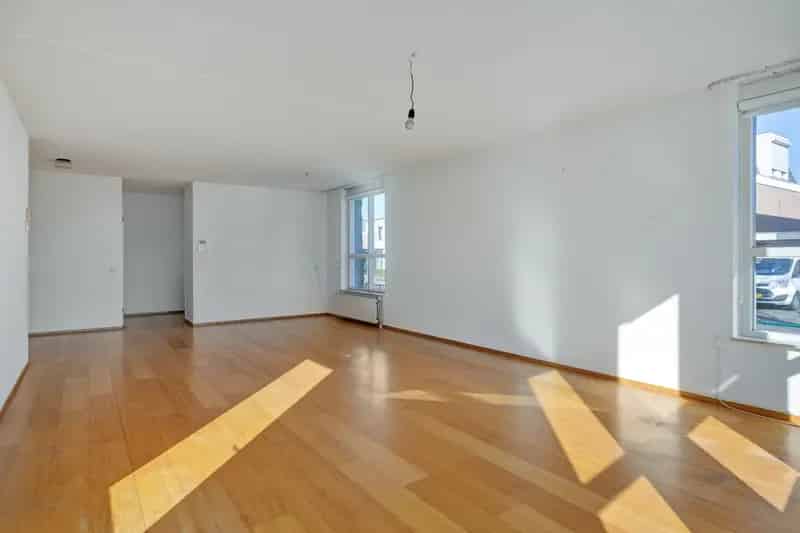 Appartement te koop Heesch: Ruim appartement met garage en terras