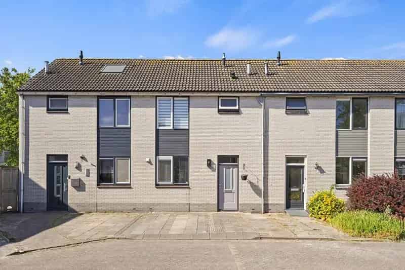 Gezinswoning Julianadorp 2 3 slaapkamers grote zolder tuin zuidwesten