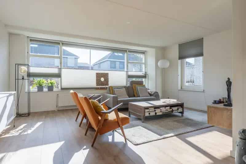 Ruime Tweekapper met Garage te Sittard
