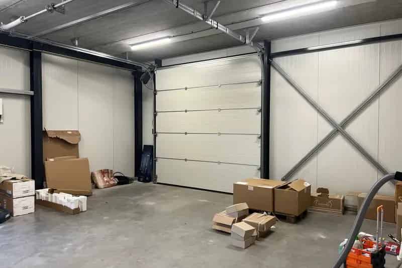 Bedrijfshal te koop Haps 136m² - Kantoor en Magazijn