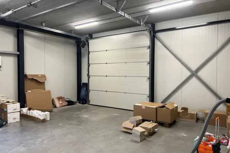 Bedrijfshal te koop Haps 136m² - Kantoor en Magazijn