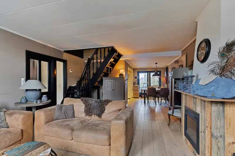 Ruime Dijkwoning Oude Tonge 4 slaapkamers Souterrain Zonnige Tuin