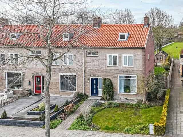 Ruime Hoekwoning Tollebeek 3 Slaapkamers Diepe Tuin