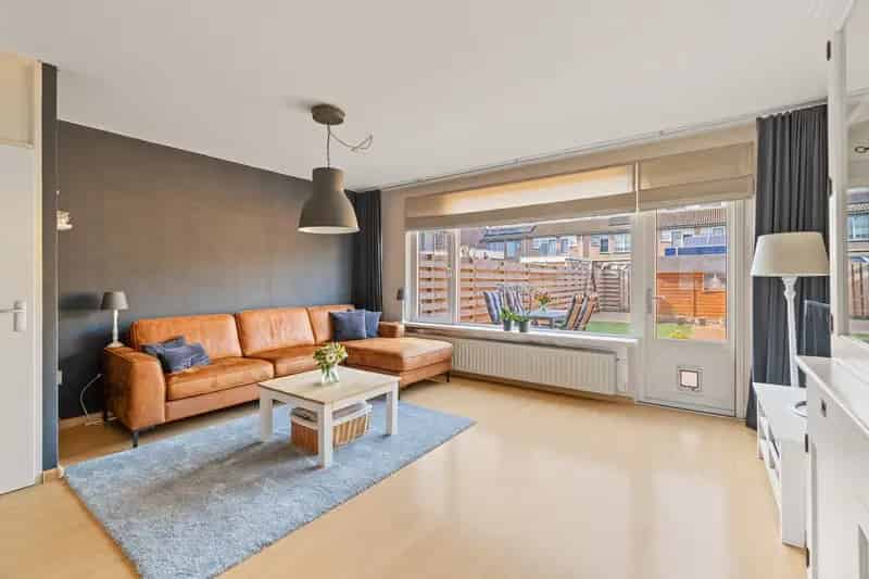 Huis te koop Rotterdam: Ruime 5-kamer woning met tuin