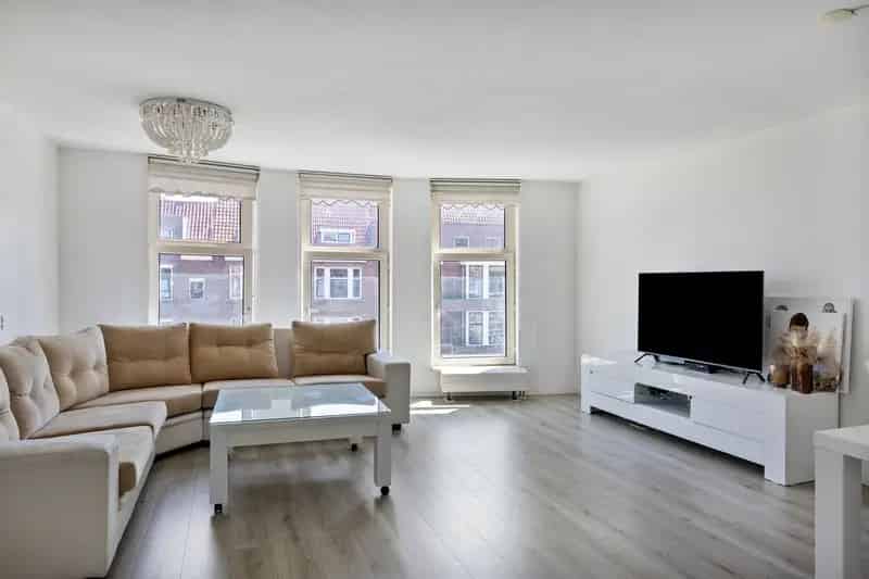 Royale Bovenwoning Hillesluis 3 Slaapkamers Instapklaar