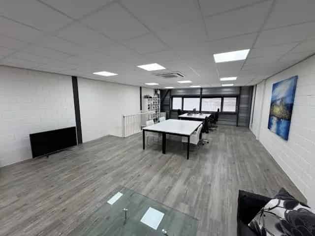 Bedrijfshal te Huur Waardenburg 146m2 Energieneutraal