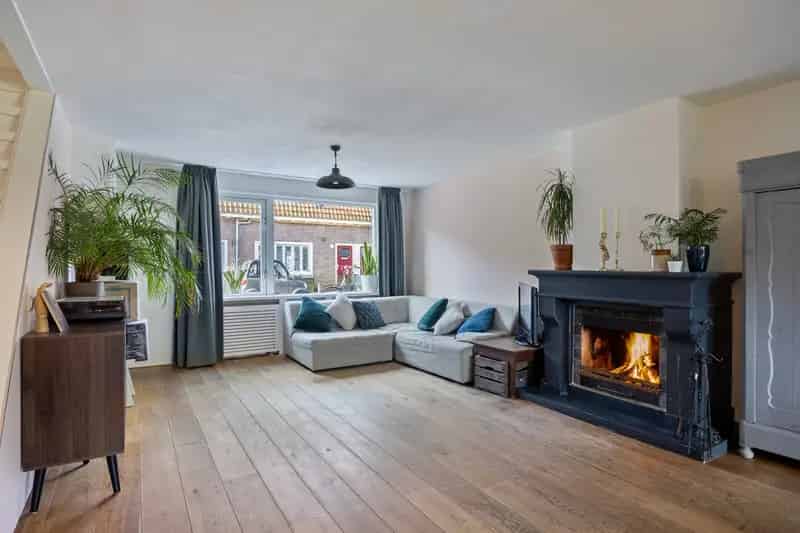 Huis te koop Tuindorp Oostzaan 3 slaapkamers diepe tuin