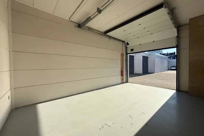 Garagebox Dordrecht 32m2  Afgesloten terrein  Verlichting Elektra