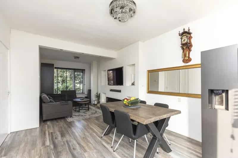 Moderne Flat Nabij Zuidplein Rotterdam Charlois 2 Slaapkamers Eigen Grond
