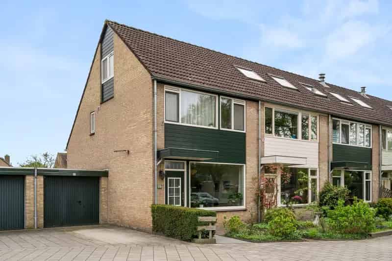 Ruime Hoekwoning Bennekom Nabij Centrum 3 slaapkamers Garage Tuin
