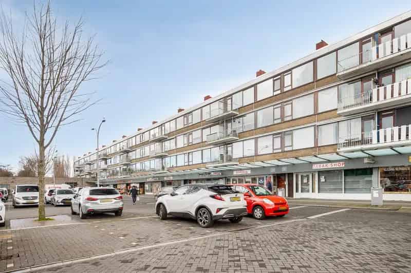 Ruim 3-kamer appartement Vlaardingen boven winkelcentrum