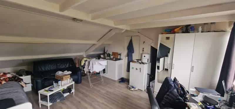 Grote kamer nabij Zernike - Studentenhuis Paddepoel