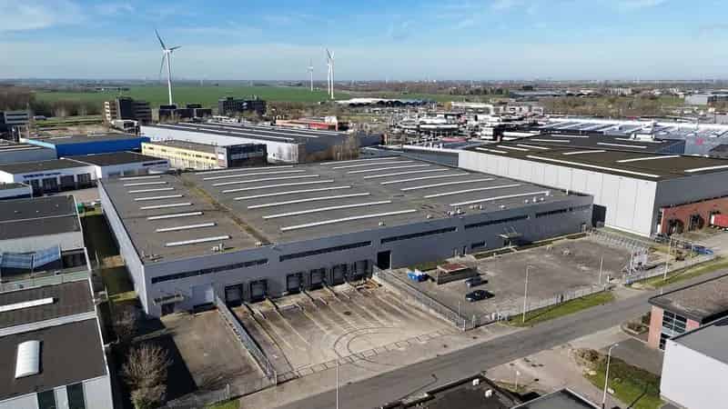 Bedrijfshal 11000 m2 te Huur Alphen aan den Rijn