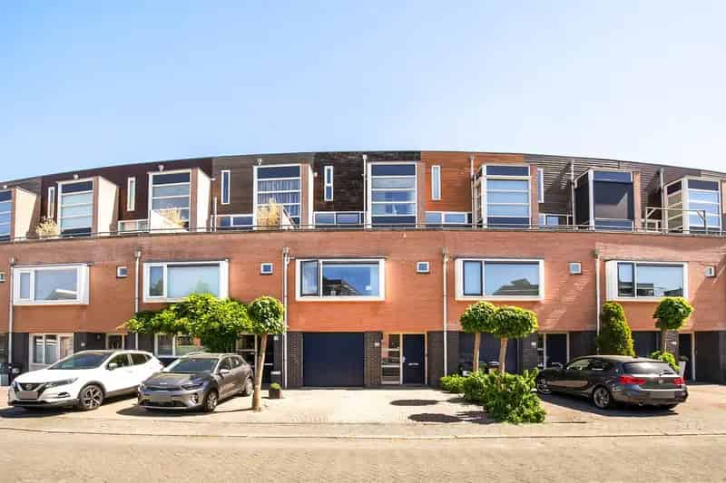 Huis te koop Nieuw Vennep 5 woonlagen 2 badkamers Zomerpark