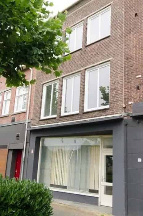 Kantoor Winkelruimte te renoveren 408m2 Souterrain Goede Bereikbaarheid