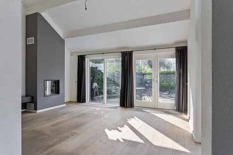 Tussenwoning met garage en tuin Oss