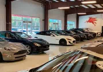 Showroom Bedrijfshal Autohandel Rotterdam