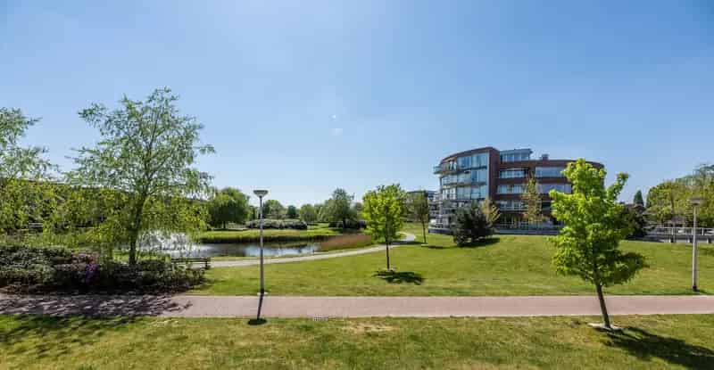 Ruim appartement Etten Leur Seniorencomplex Rosea