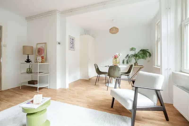 Appartement te koop Hoofddorppleinbuurt 2 slaapkamers balkon eigen grond