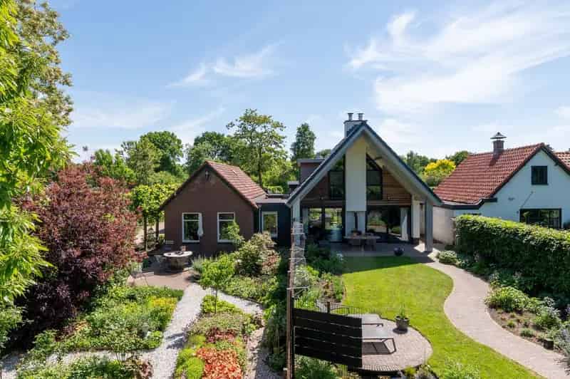 Gasloze Vrijstaande Woning met Bakhuis en 4515m2 Grond Putten