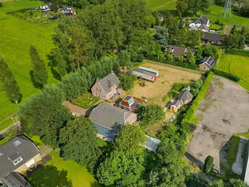 Vrijstaande woning Nijmegen Ruim Perceel Riante Schuur