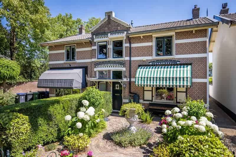 Huis te koop Huizen Lindenlaan: Karakteristiek woonhuis met atelier