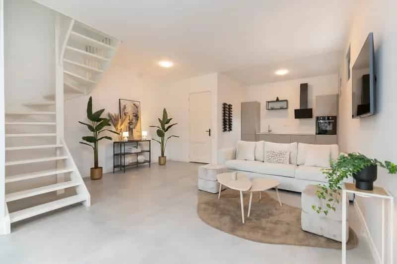 Huis te koop Almere: Ruime gezinswoning met dakterras