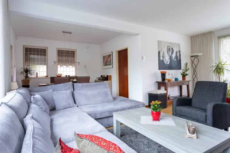 Vrijstaande woning met garage nabij station