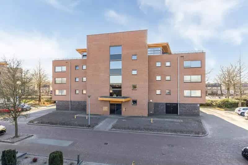 Penthouse met Dakterras 76m2 en Garage
