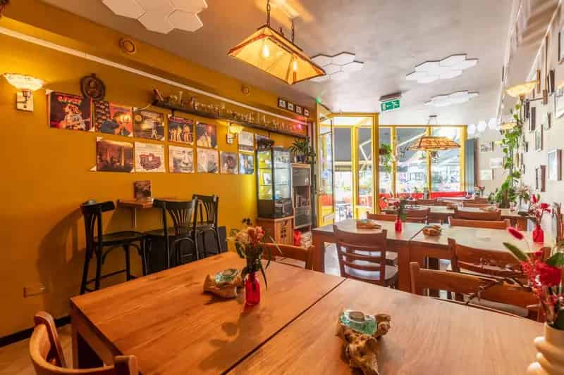 Horecaruimte Amsterdam | Zoek horeca te huur: Beukenplein 3-H 1092 BA Amsterdam 