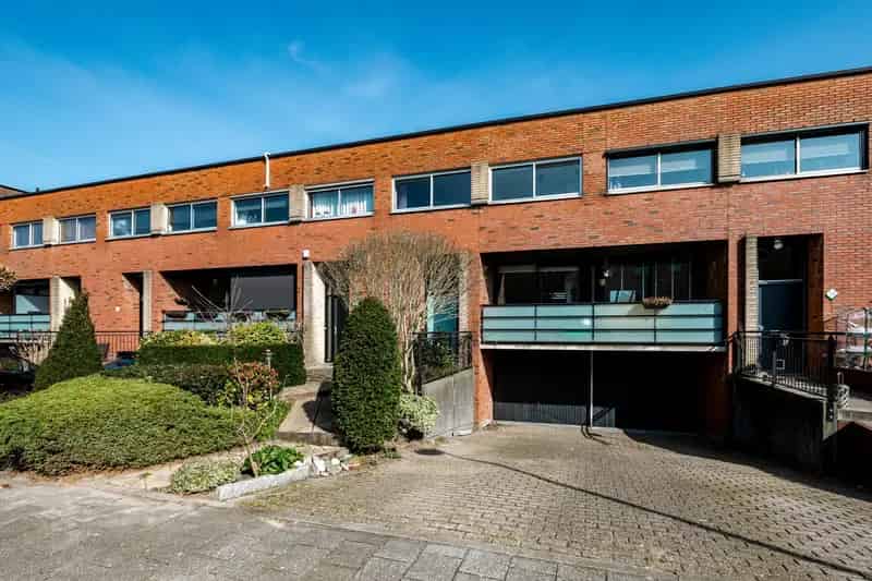 Rijswijk Ruime Eengezinswoning Garage Grote Tuin 10 Zonnepanelen