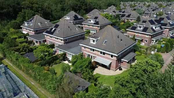 Huis Alexine Tinnepad Den Haag Ruime gezinswoning met tuin en garage