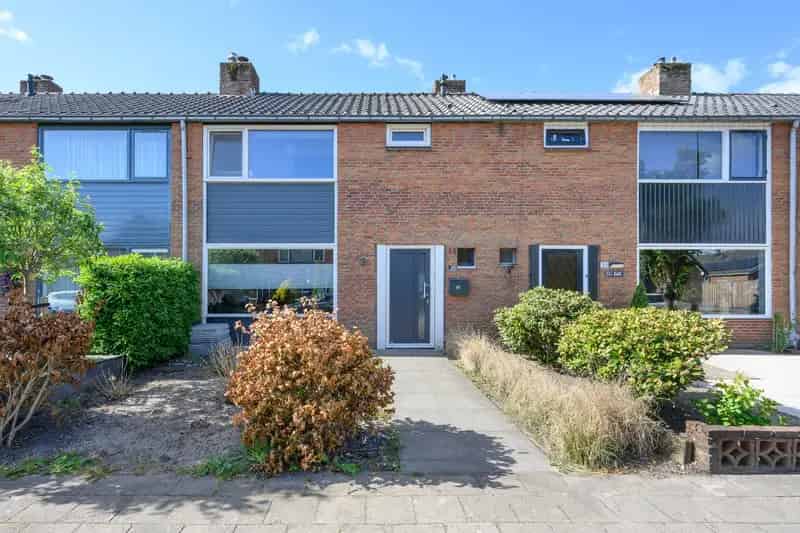 Tussenwoning Eerbeek 3 slaapkamers tuin schuur